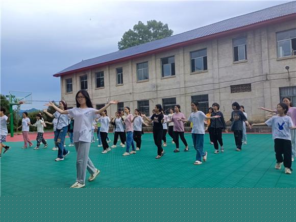 304永利集团官网：关注留守儿童，用“心”播种“爱”